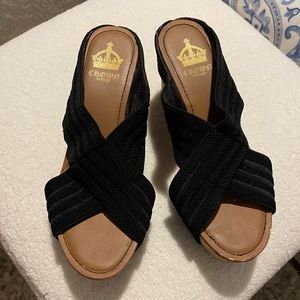 Crown vintage cross strap